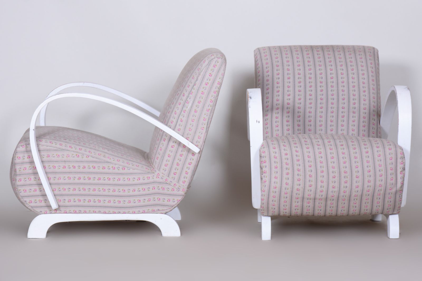 Original Pair Of White Art Deco Beech Armchairs, Czechia, 1930s photo vinterior