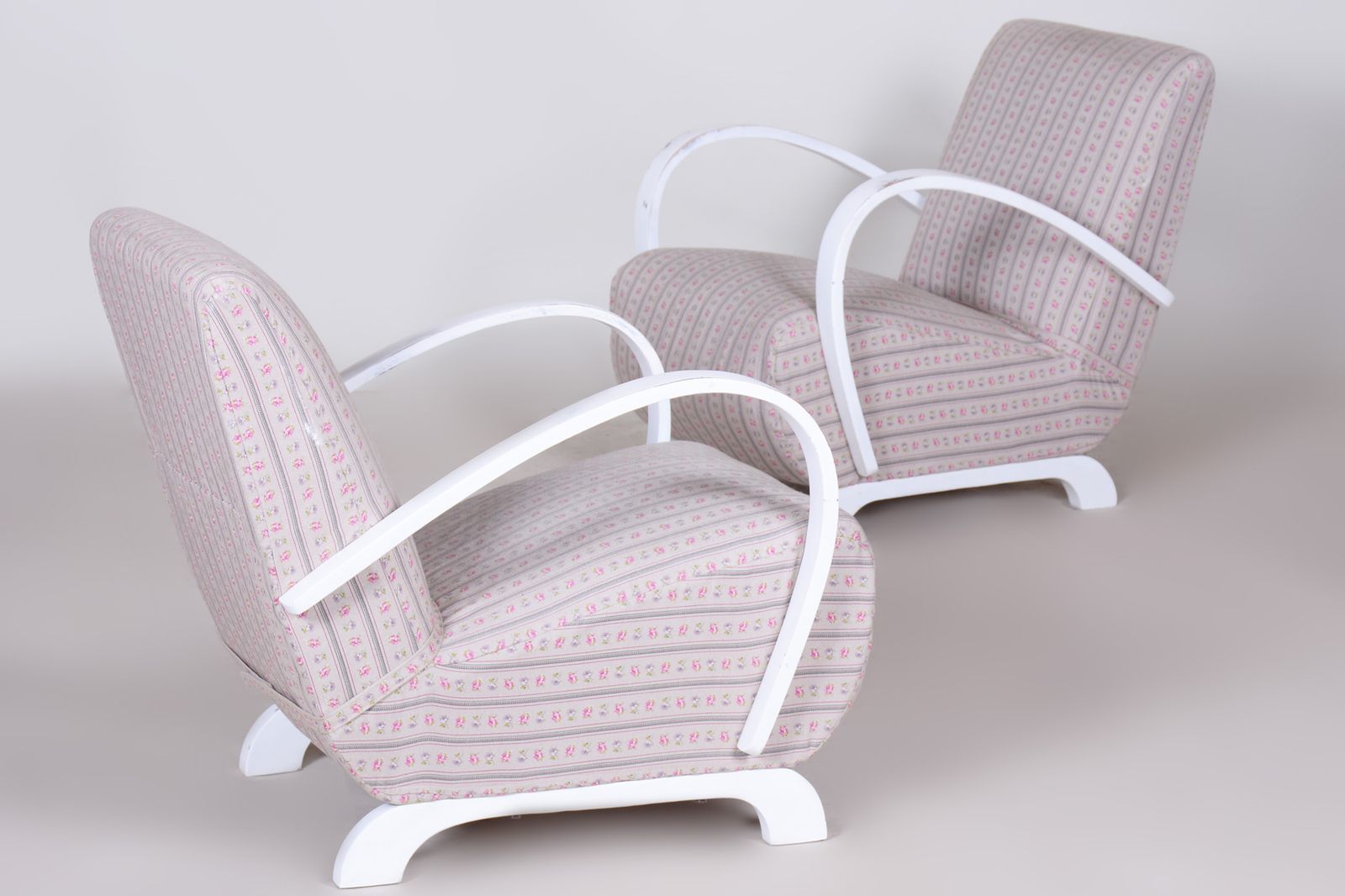 photo furniture Original Pair Of White Art Deco Beech Armchairs, Czechia, 1930s