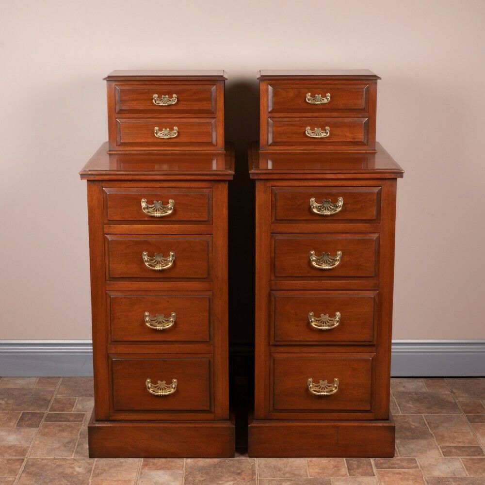 Good Quality Pair Of Edwardian Walnut Bedside Chests photo Furniture