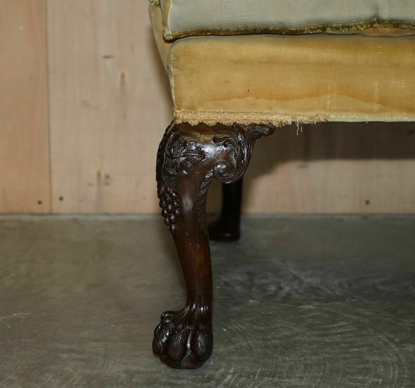 Important Pair Of George III Hand Carved Circa 1780 Antique Lions Paw Armchairs photo vintage