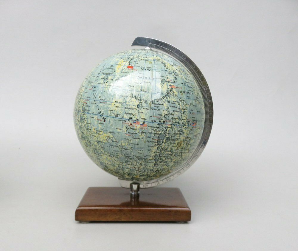 Earth & Moon Globes From Columbus Publishing House, 1960s, Set Of 2 photo vinterior