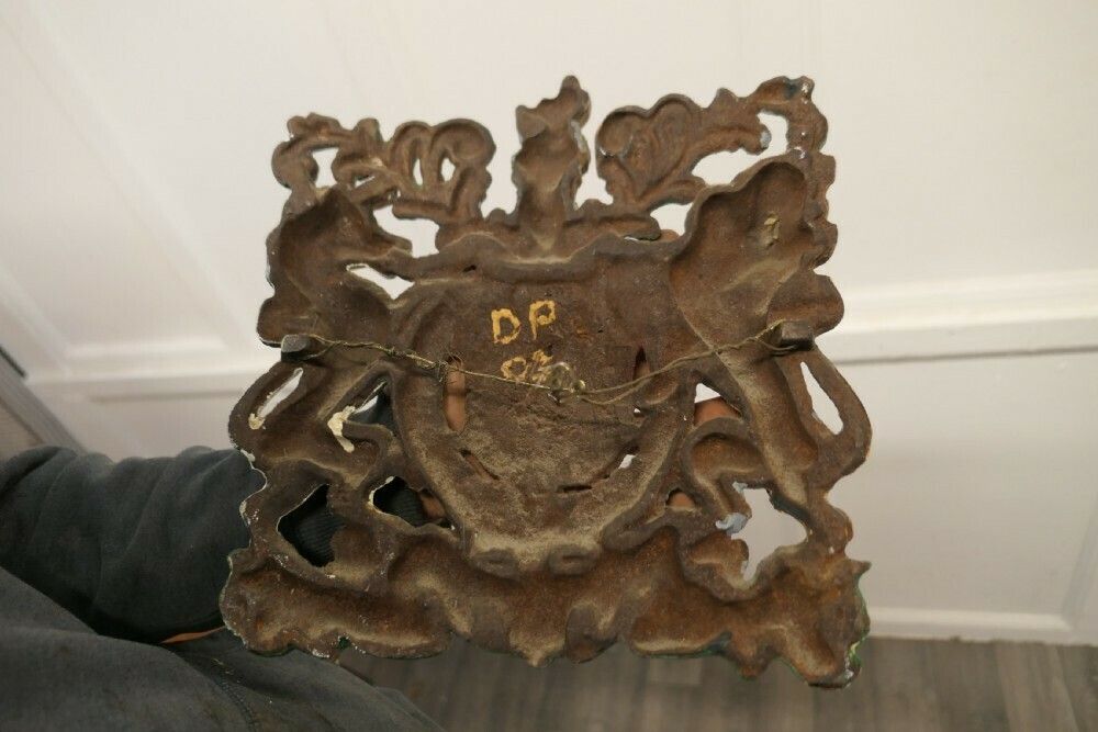 Wall Hanging Victorian Cast Iron Royal Coat Of Arms Shield Plaque photo vinterior