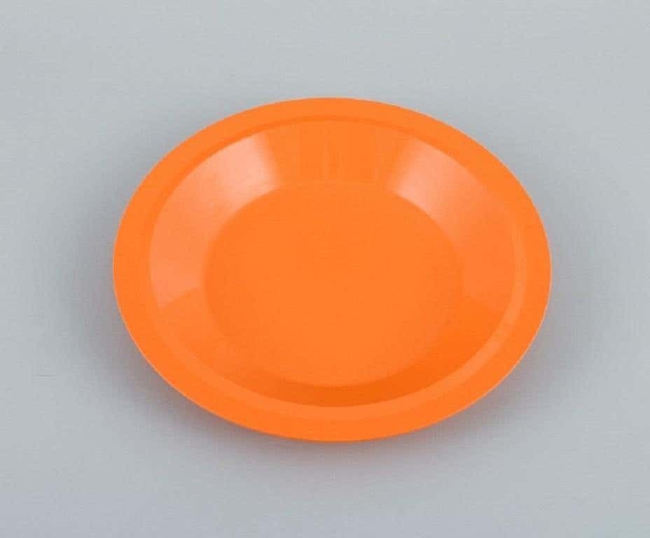 Fiskars, Finland, "Fiskamin", 5 Retro Plates In Orange And Brown Melamine photo vinterior