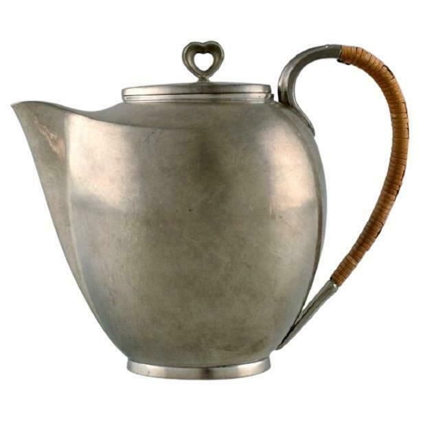 Just Andersen, Denemarken, Art Deco Tinnen Koffiepot Met Rieten Handvat
