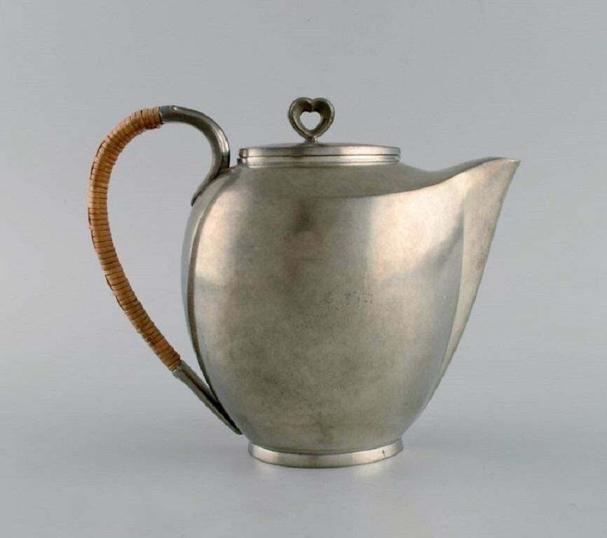 Just Andersen, Denemarken, Art Deco Tinnen Koffiepot Met Rieten Handvat photo Woonaccessoires