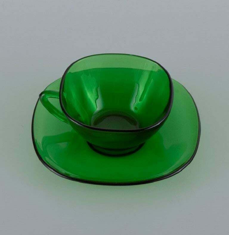 Vereco France A Set Of Twelve Teacups With Matching Saucers And A Bowl photo furniture