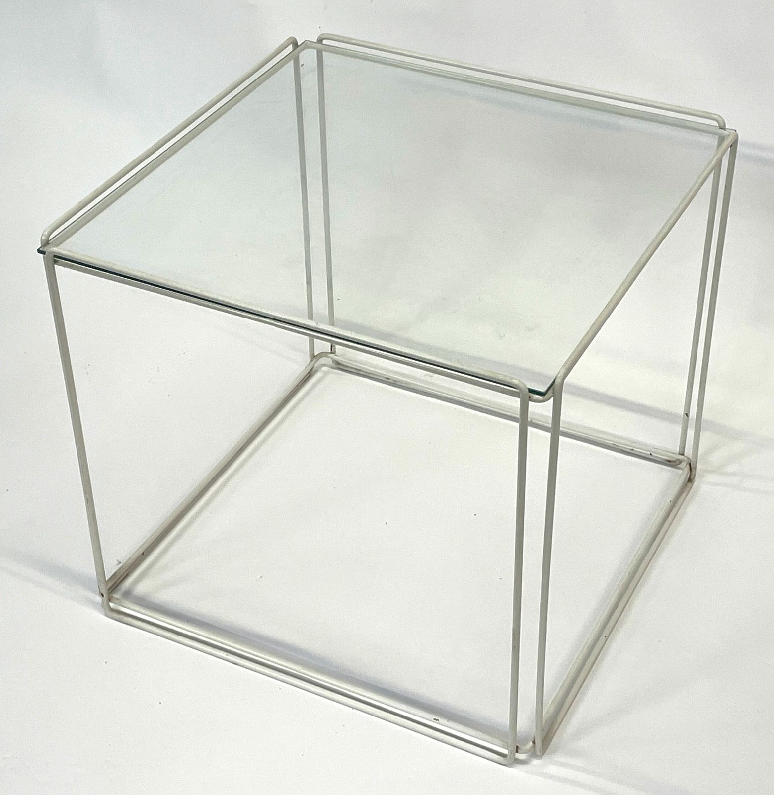 photo furniture Side Table By Max Sauze, Published By "Isocèle