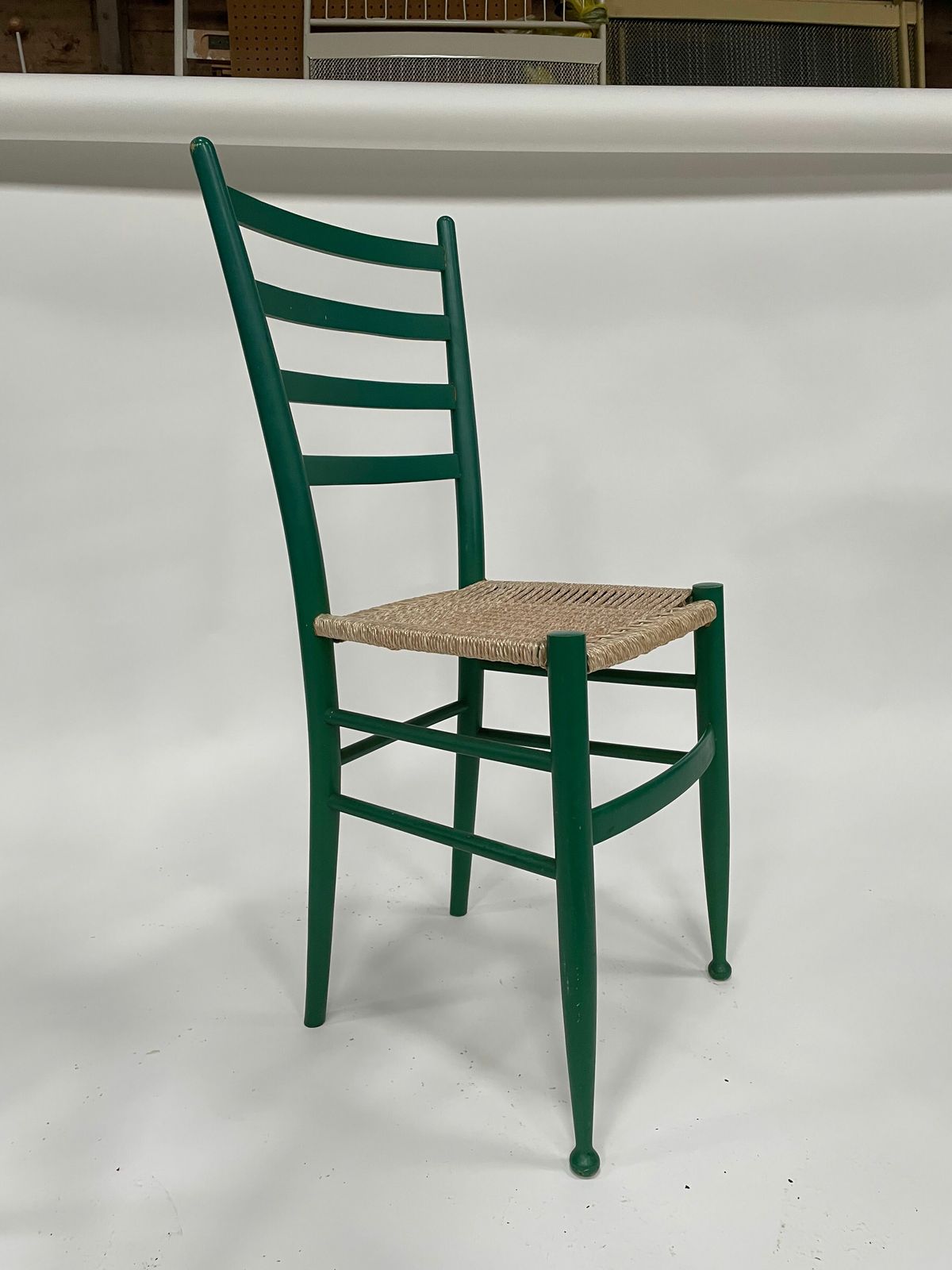photo furniture Set Of 4 Wooden Chairs In The Italian Chiavari Style