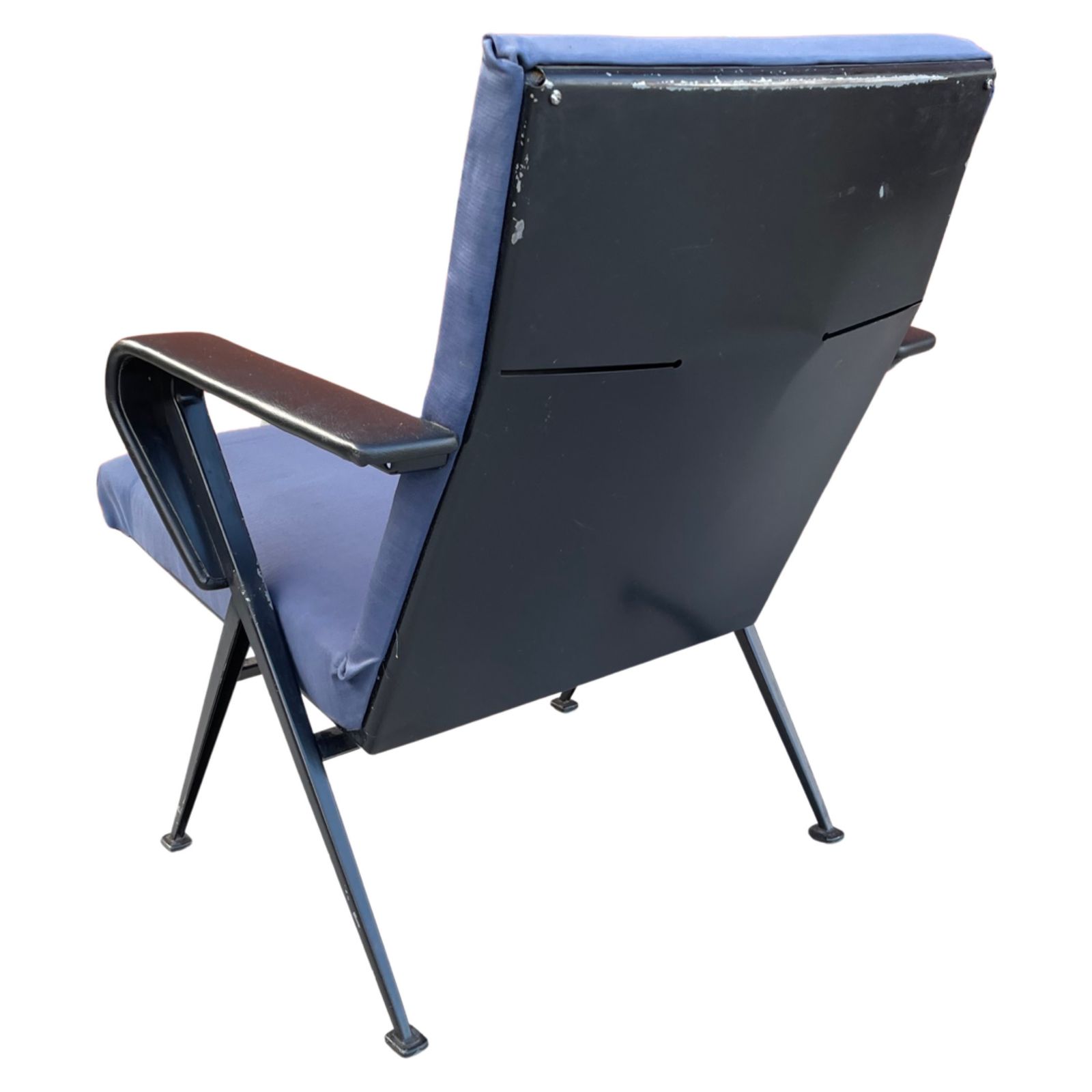 photo vinterior Pair Of Repose Armchairs By Friso Kramer For Ahrend De Cirkel