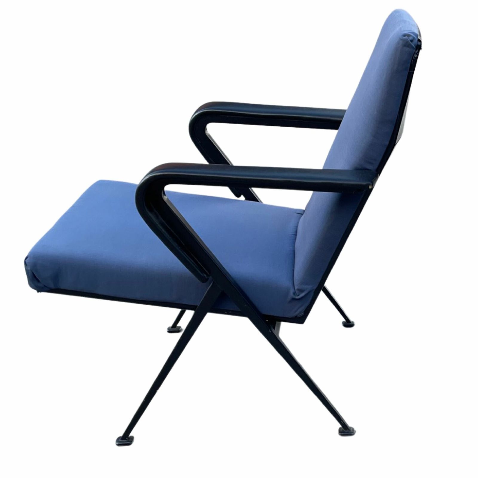 photo vintage Pair Of Repose Armchairs By Friso Kramer For Ahrend De Cirkel