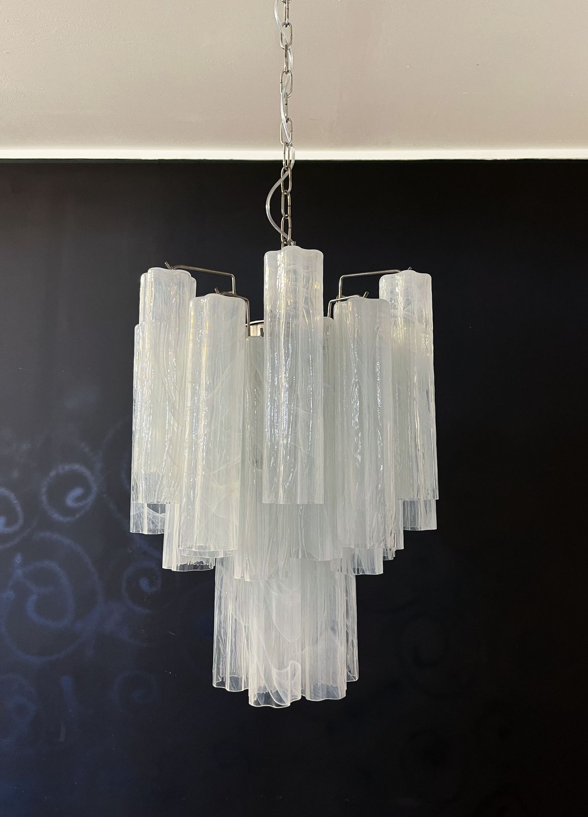 Fantastic Glass Tube Chandelier   30 Albaster White Glasses