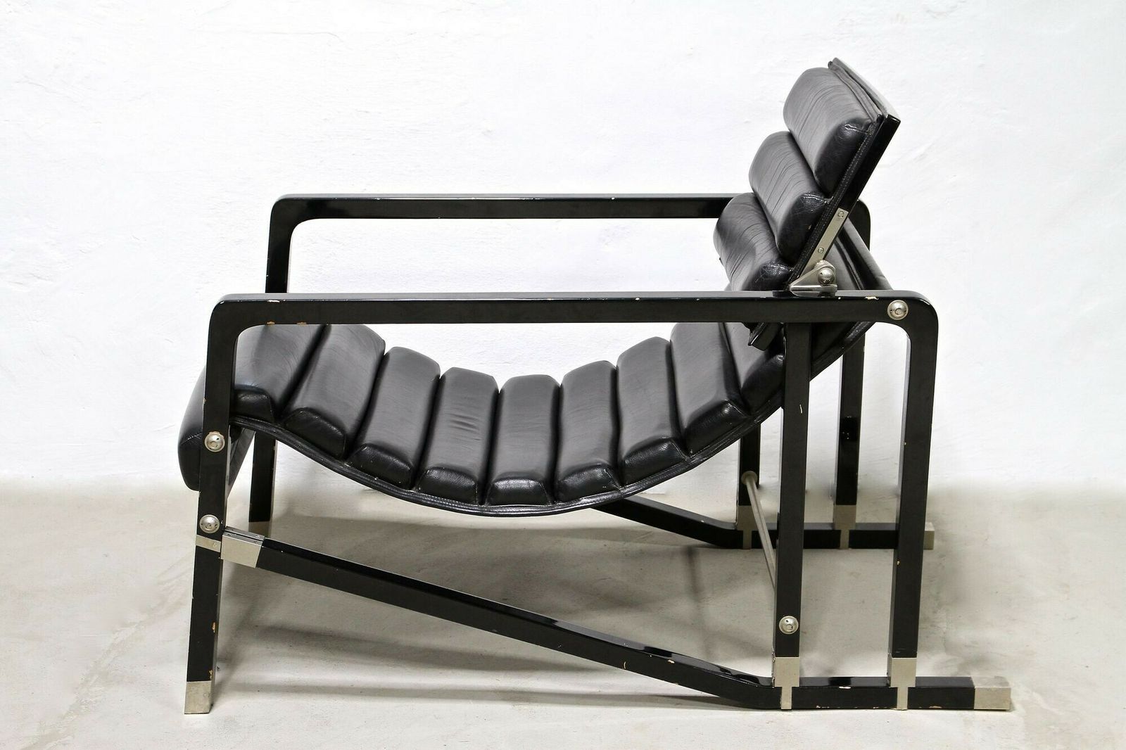 photo vinterior Transat Chair With Black Leather, Design Eileen Gray 1927, France Ca. 1975