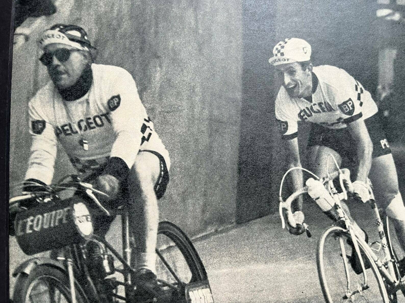 Tom Simpson / Peugeot Original Vintage Cycling Print 1963   Bordeaux   Paris photo furniture