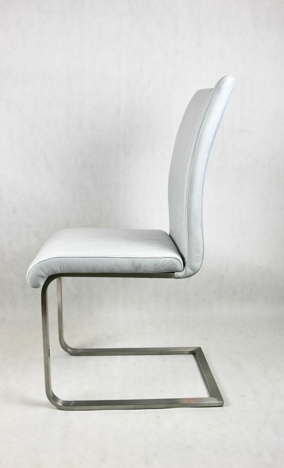 Set Of 4 Chairs On Metal Legs   Gray Silver Velvet Velvet   4 Pieces photo 392.0