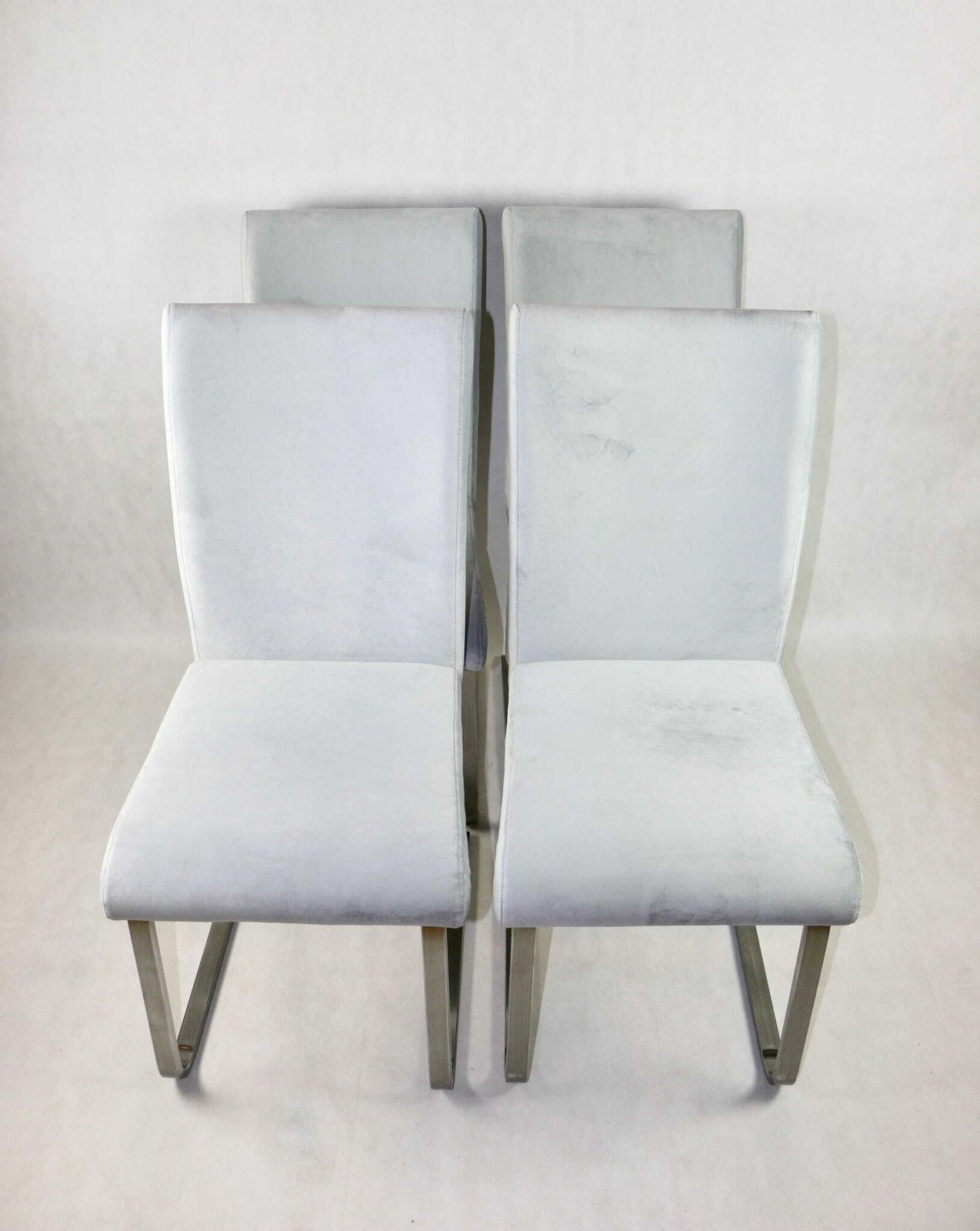 photo vinterior Set Of 4 Chairs On Metal Legs   Gray Silver Velvet Velvet   4 Pieces