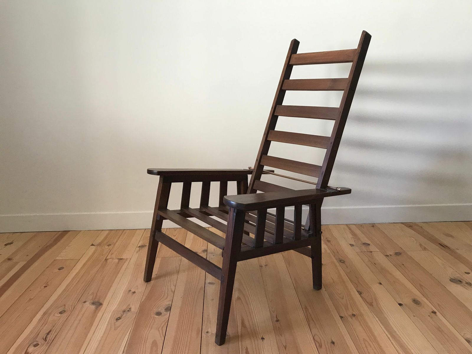 Morris, Arts And Crafts Armchair Circa 1930. photo vinterior