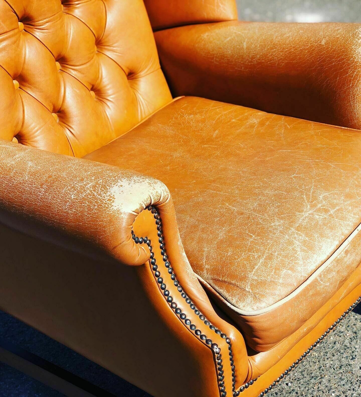 Tan Leather Armchair, Country House Library Armchair. photo vinterior