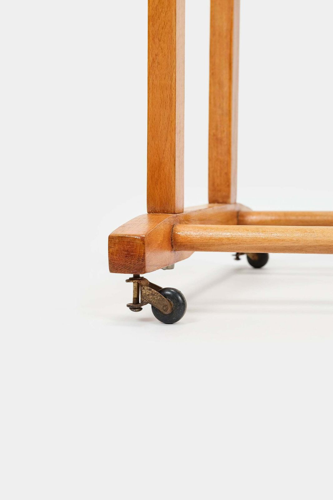 photo furniture Ico Parisi, Valet Stand, Fratelli Reguitti, 50s