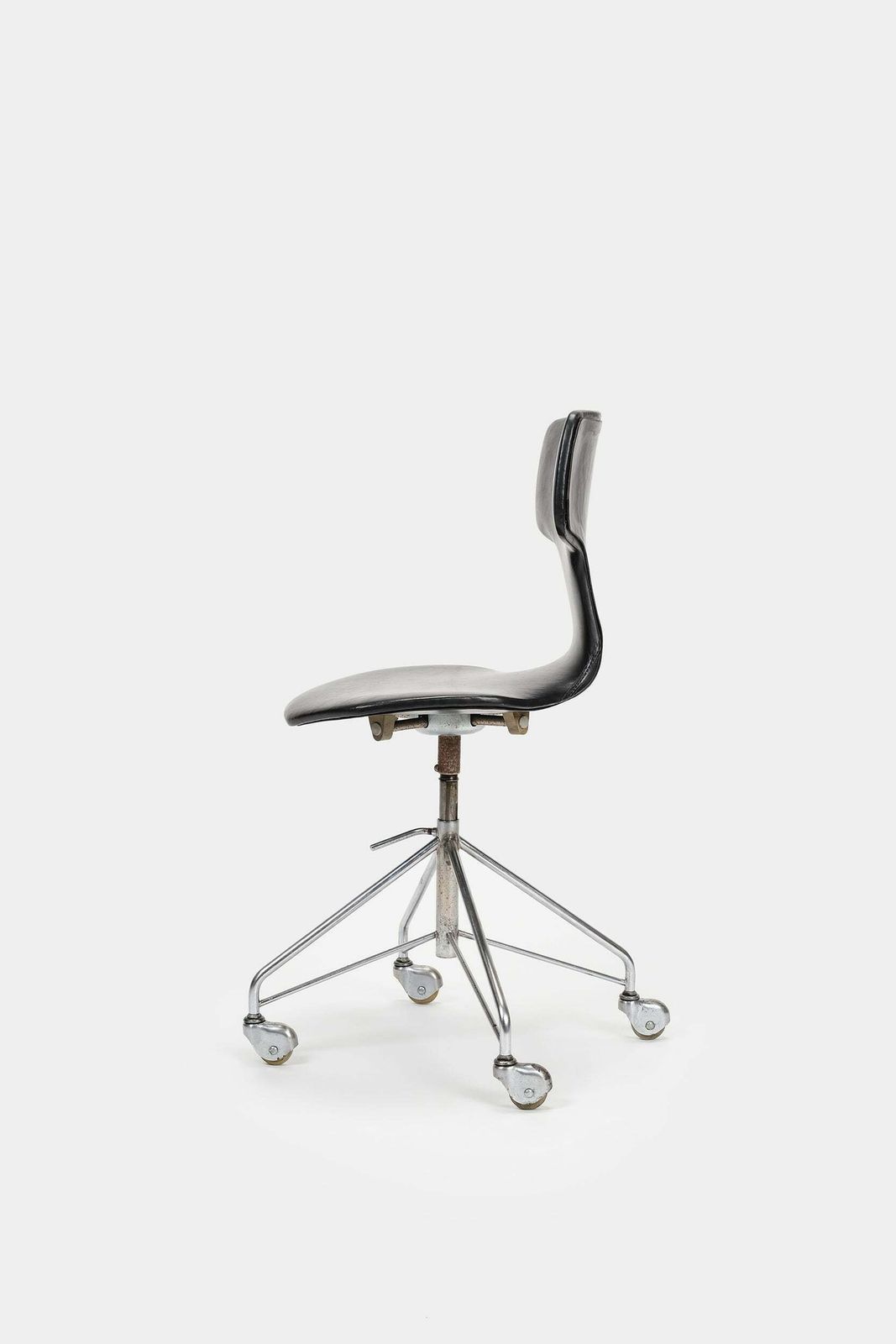 Arne Jacobsen, Office Chair, Leather, Fritz Hansen, 60s photo Furniture