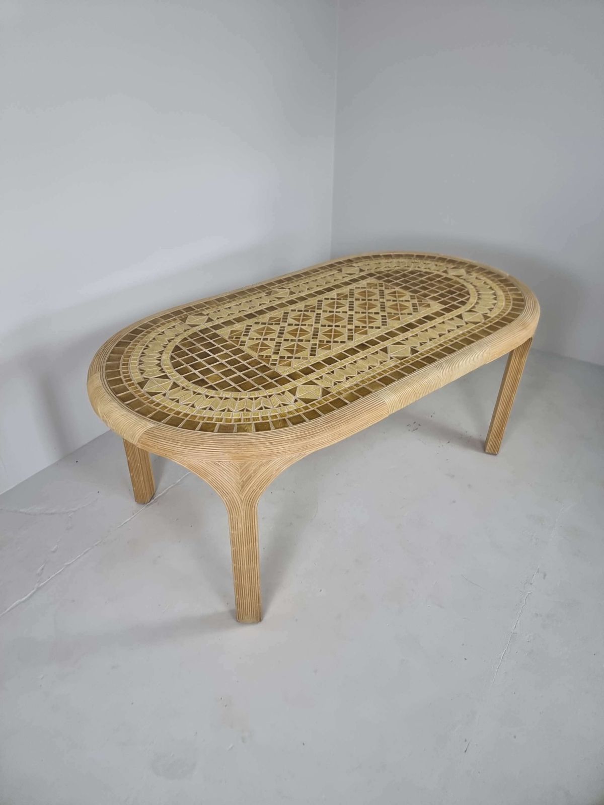 Rotan Riet Eettafel Met Keramische Inleg, Jaren 1980