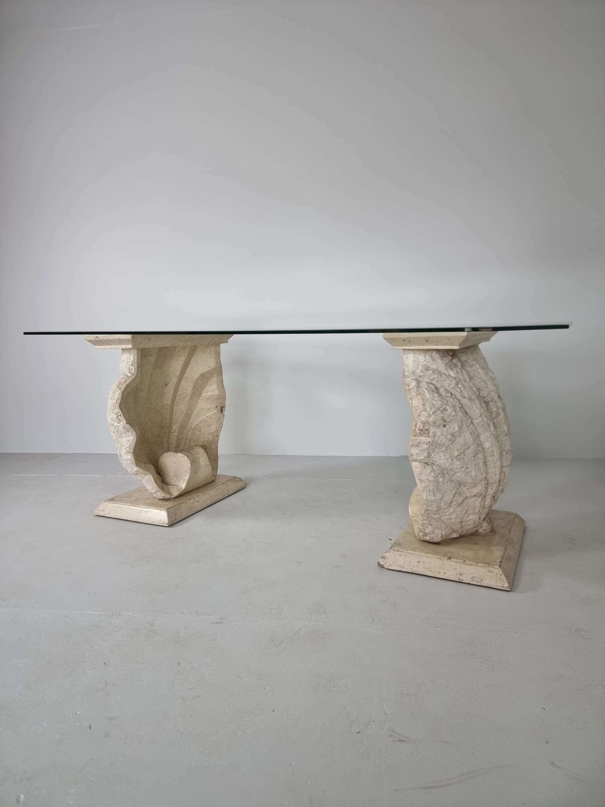 Stenen Schelp Eettafel Van Magnussen Ponte, Mactan Steen, Jaren 1980