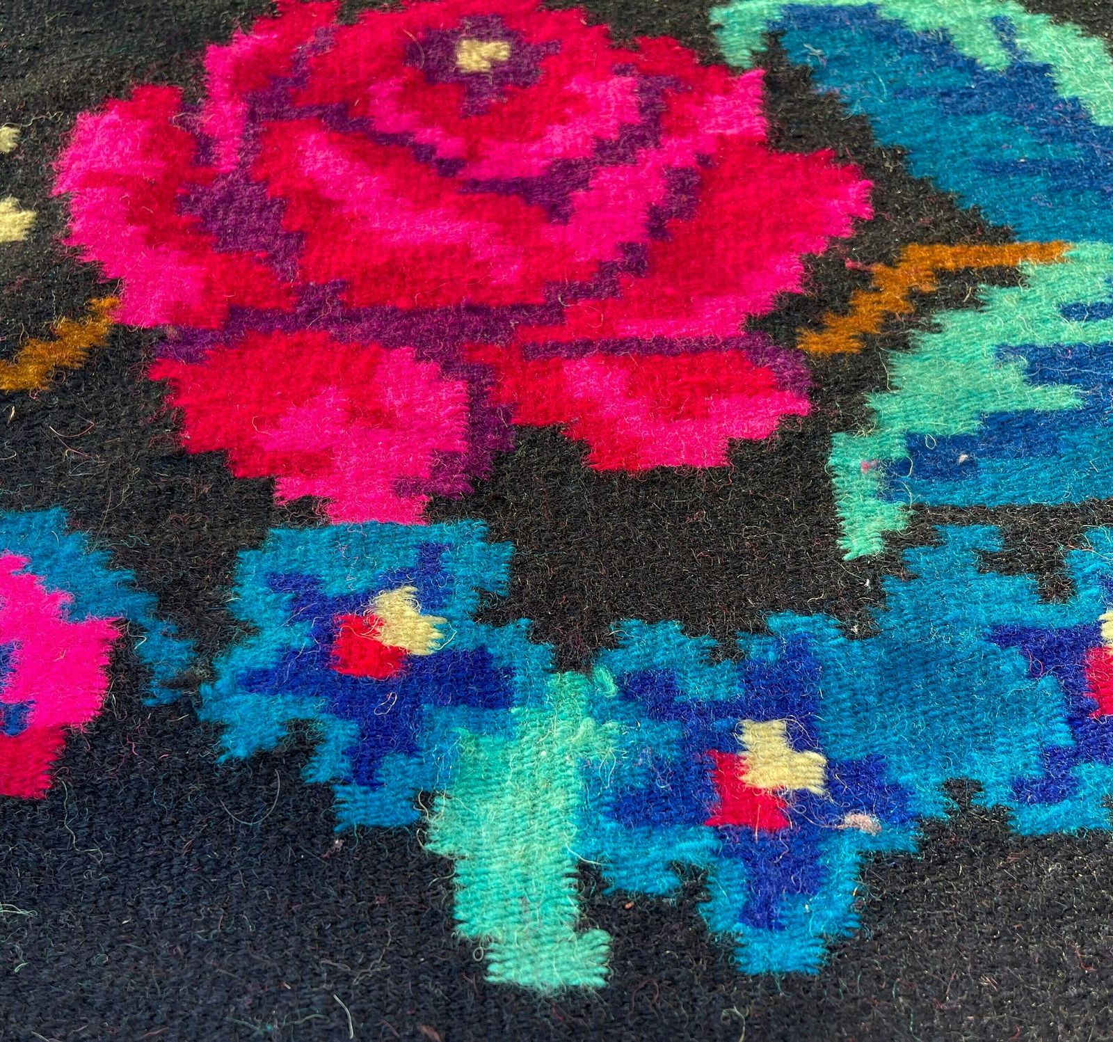 Traditional Turkish Kilim Rug ,Vintage Anatolian Turkish Kelim photo Textiles