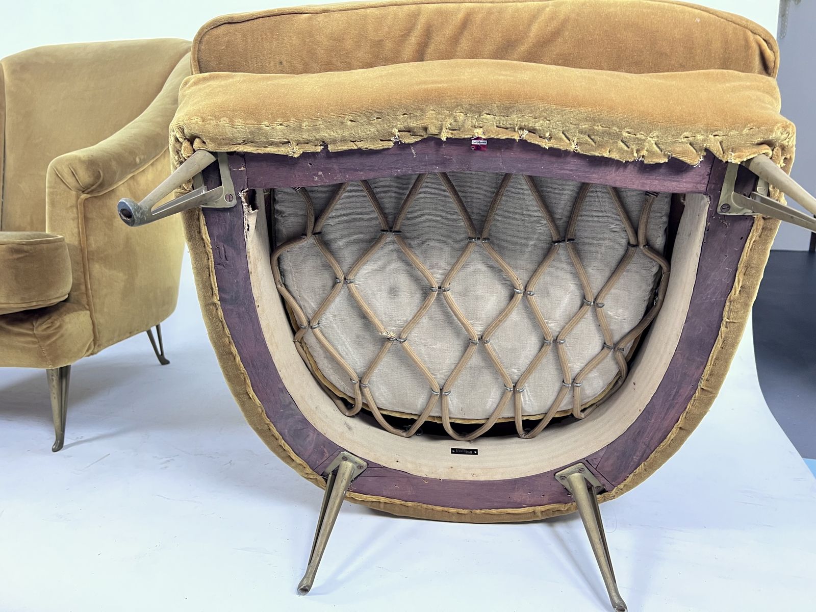 Isa Bergamo, Pair Of Gio Ponti Attributable Armchairs In Original Condition. Italy 1950s photo vintage