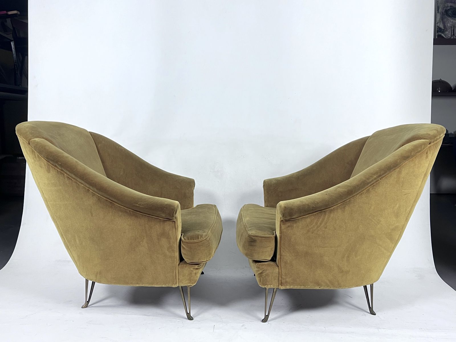 Furniture Isa Bergamo, Pair Of Gio Ponti Attributable Armchairs In Original Condition. Italy 1950s photo