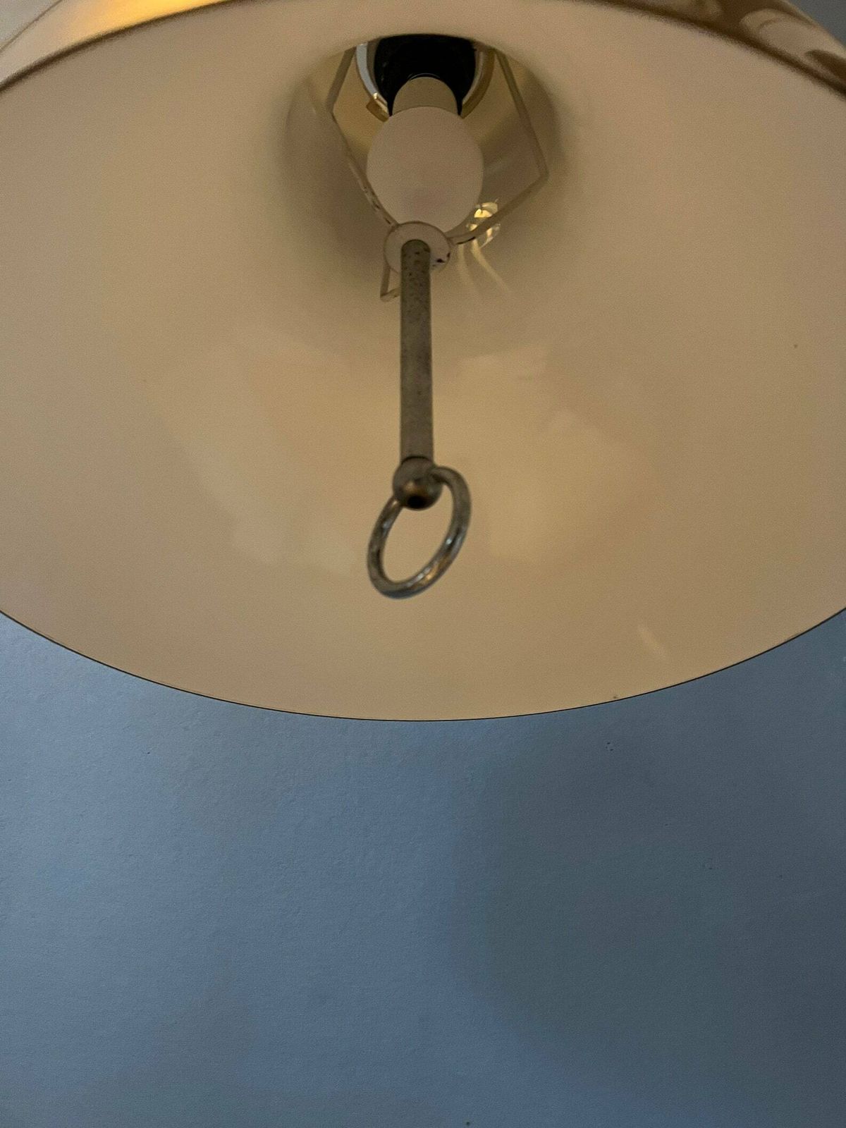 photo furniture Grote Space Age Hanglamp Van Acrylglas