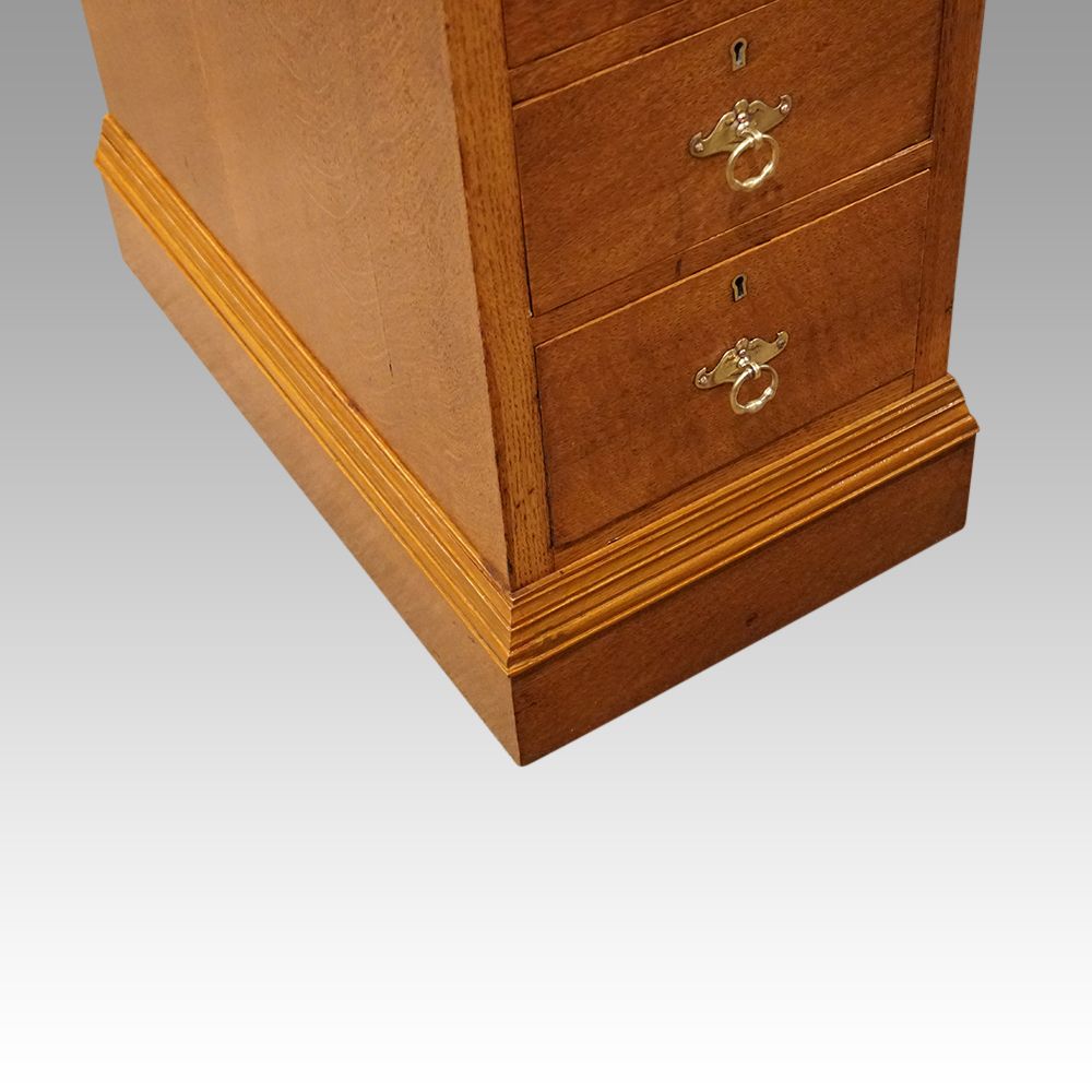 Edwardian Oak Pedestal Desk, 1900s photo vinterior