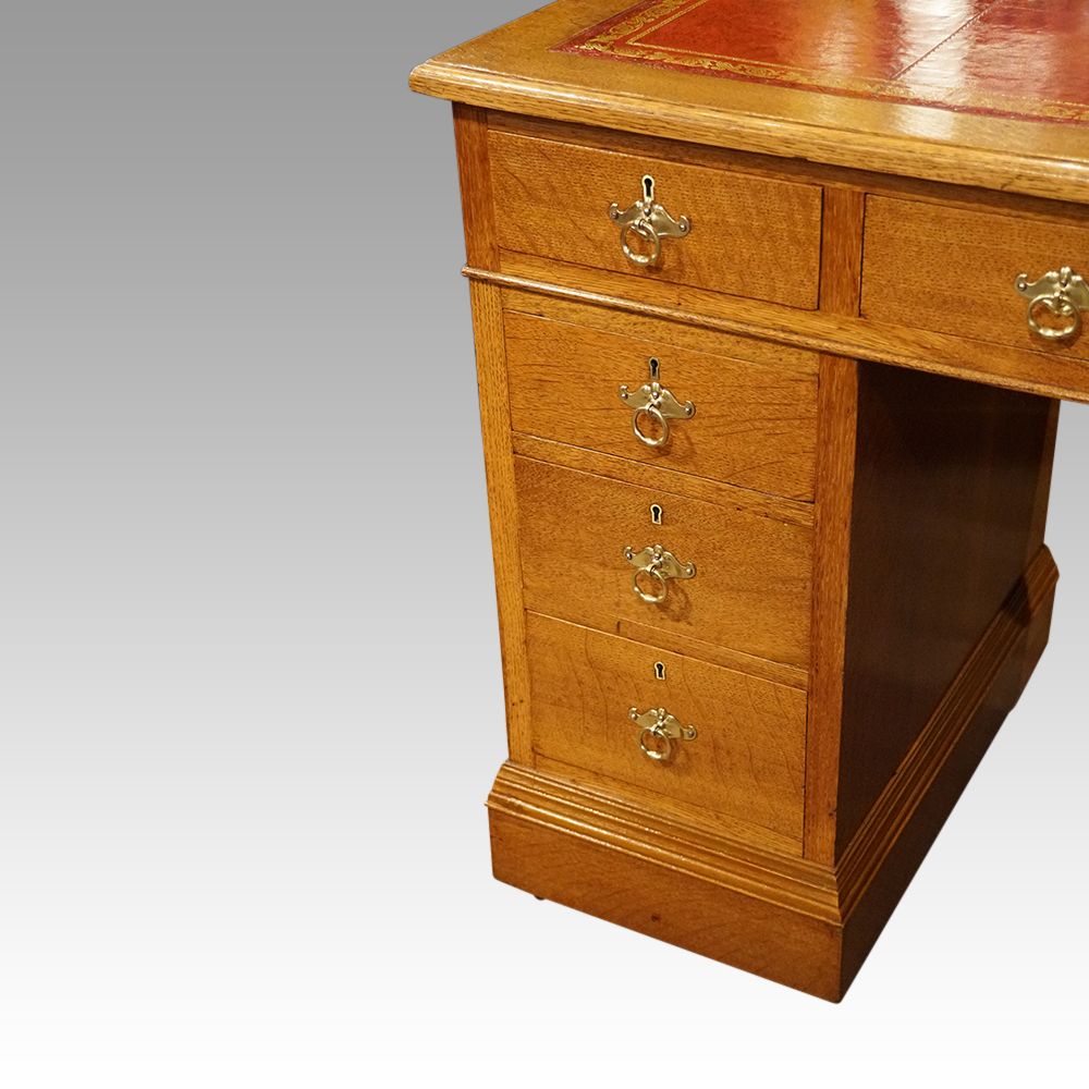 Edwardian Oak Pedestal Desk, 1900s photo vintage