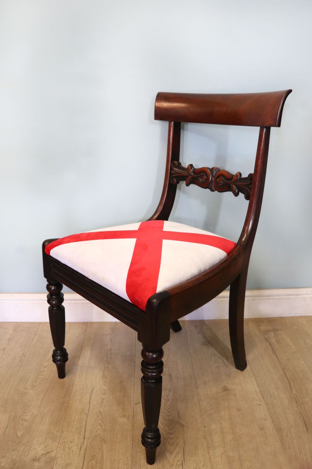 A Lovely Set Of Four Victorian Mahogany Bar Back Dining Chairs. photo vinterior