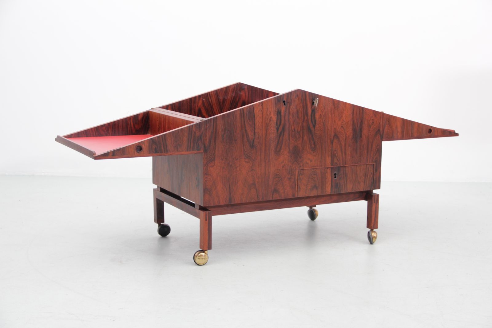 photo vinterior Mid Century Modern Scandinavian Bar In Rosewood By Lief Alring. Cf Christiansen