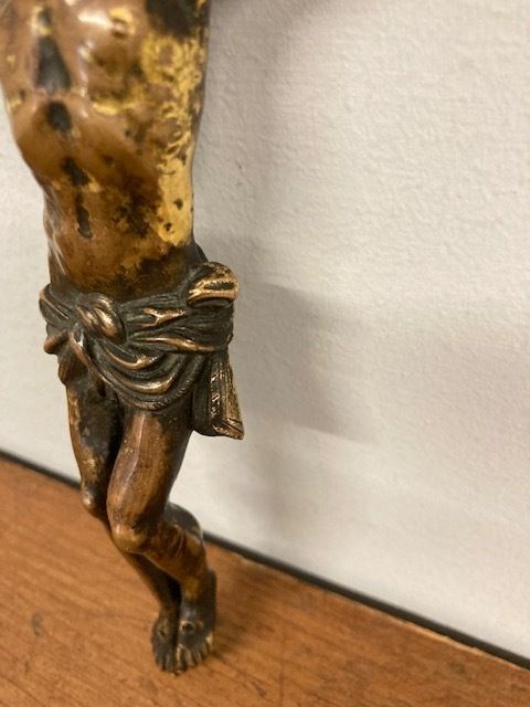 photo furniture Ancient Christ Sculpture In Bronze From The 17th Century