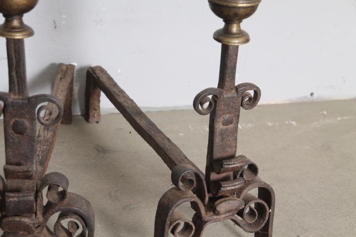 photo buy Ancient Pair Of Fireplace Andirons In Iron And Brass From The 18th Century