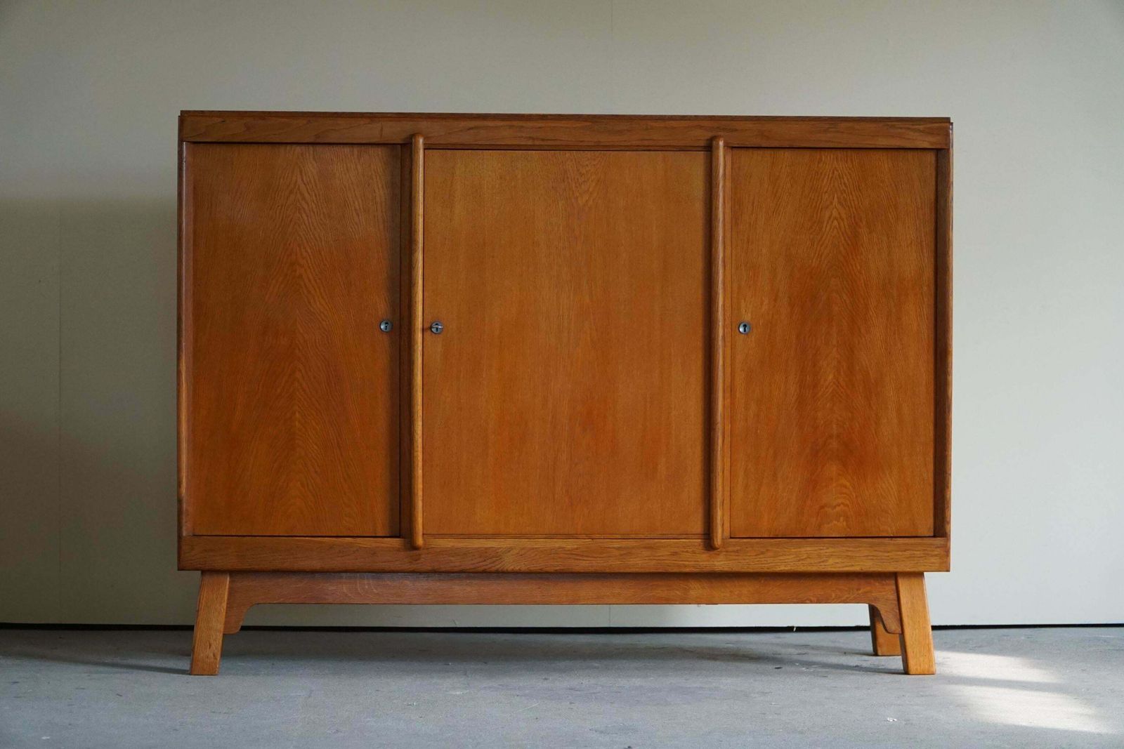Mid Century Cabinet / Sideboard In Teak & Oak, Danish Cabinetmaker, 1960s photo vinterior