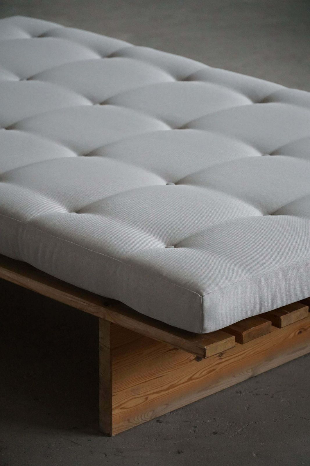 Danish Modern Daybed, Reupholstered, Made In Pine, By Nyt I Bo, 1970s photo 3872.0