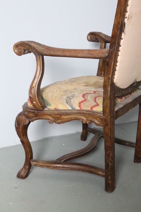 Ancient Genoa Armchair Louis XIV End Of 600. Italy Solid Walnut. photo buy