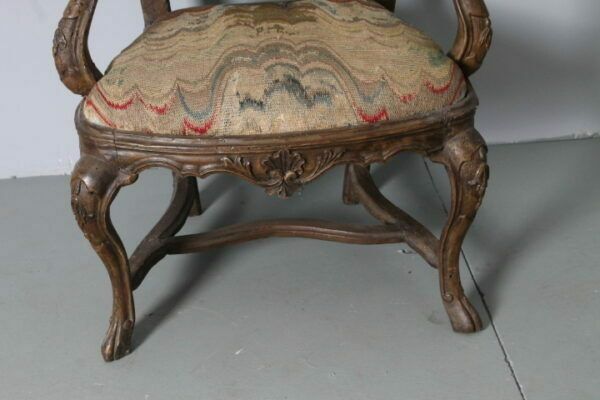 photo vinterior Ancient Genoa Armchair Louis XIV End Of 600. Italy Solid Walnut.