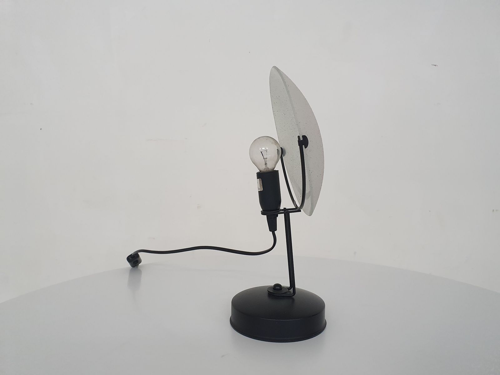 Klein Italiaans Bureaulampje, Jaren 1980 photo furniture