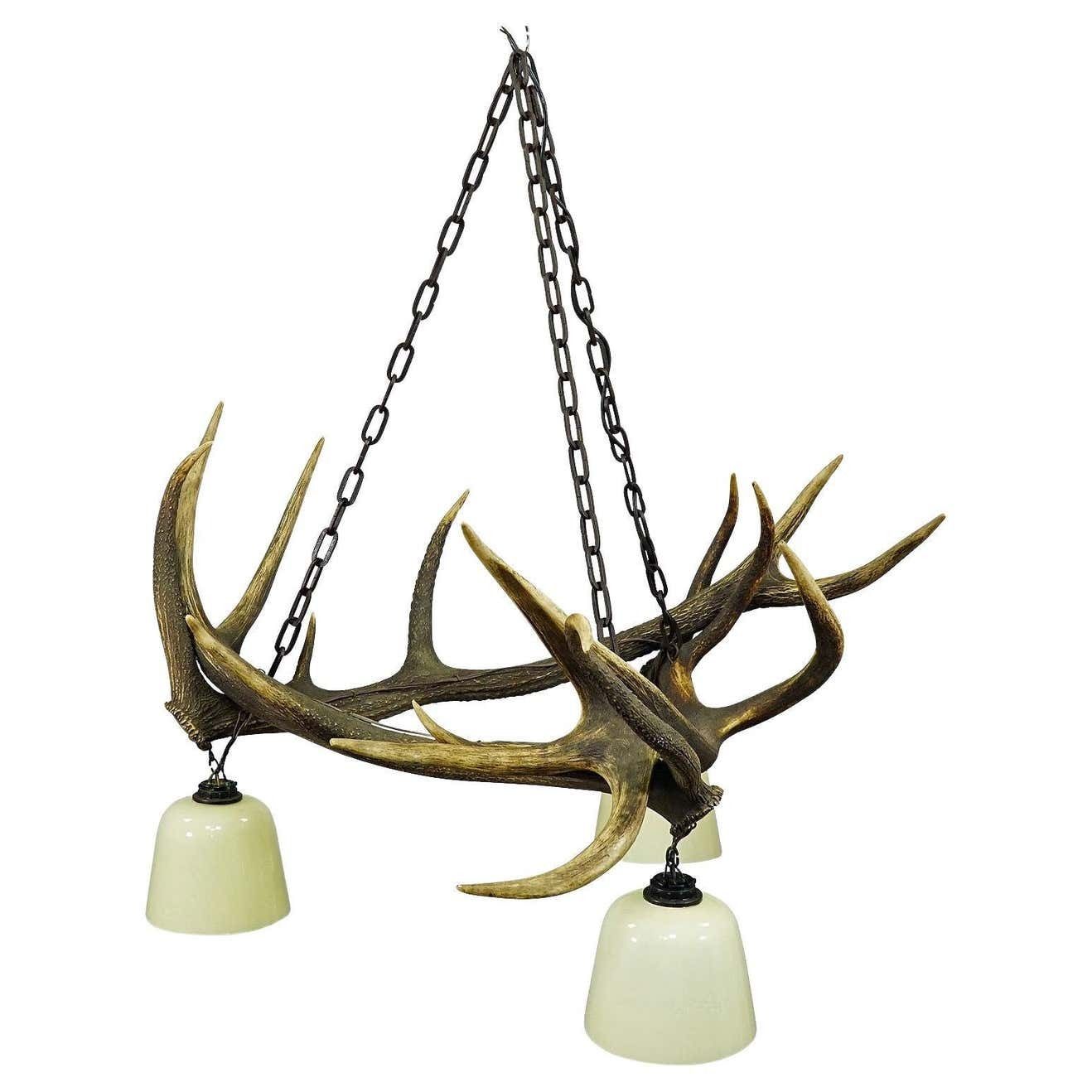 Rustic Antler Lamp With Deer Antlers
