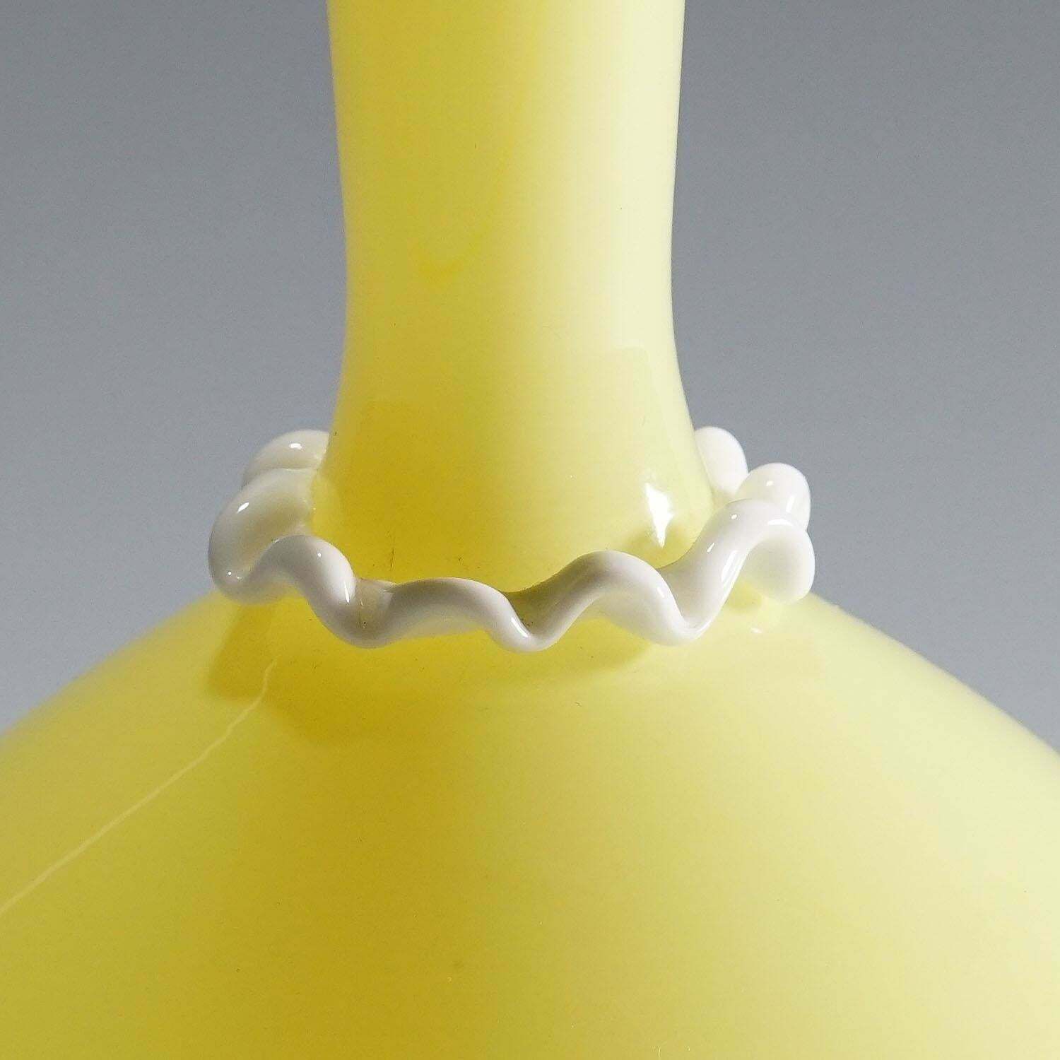 Vittorio Zecchin For Venini Soffiato Vase In Yellow And Lattimo Glass Ca. 1950s photo Home Decor