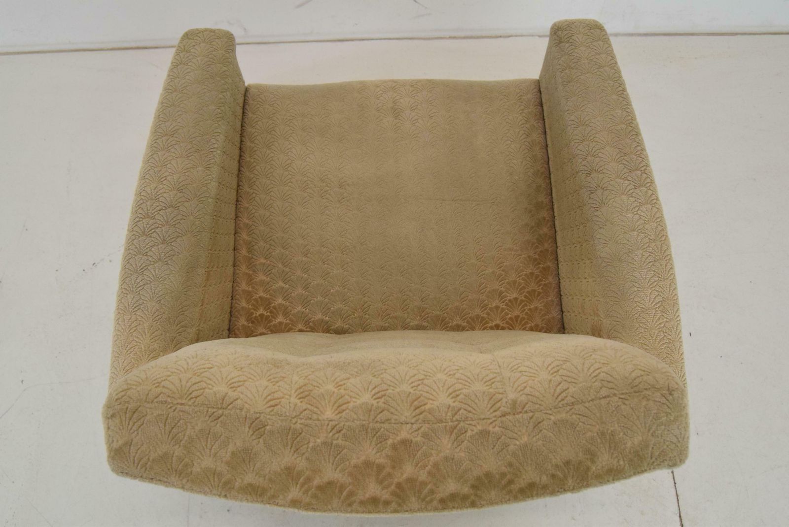 405.0 Mid Century Swivel Armchair With Wheels,1970's. photo