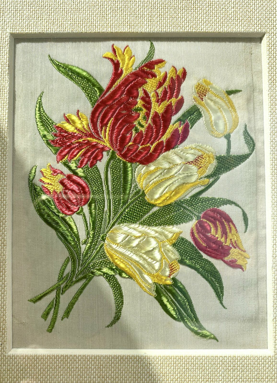 Set Of Four Framed Vintage Embroidered Kensitas Flowers Cards photo for sale