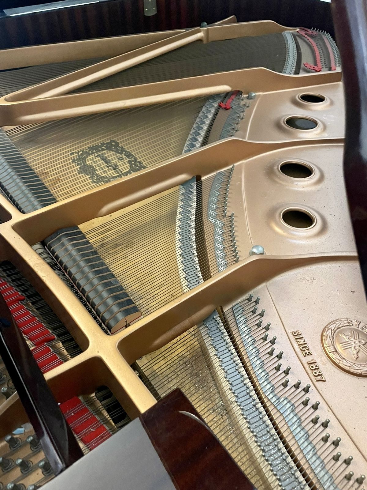 Yamaha Baby Grand Quality Mahogany Piano Model C2 photo vinterior