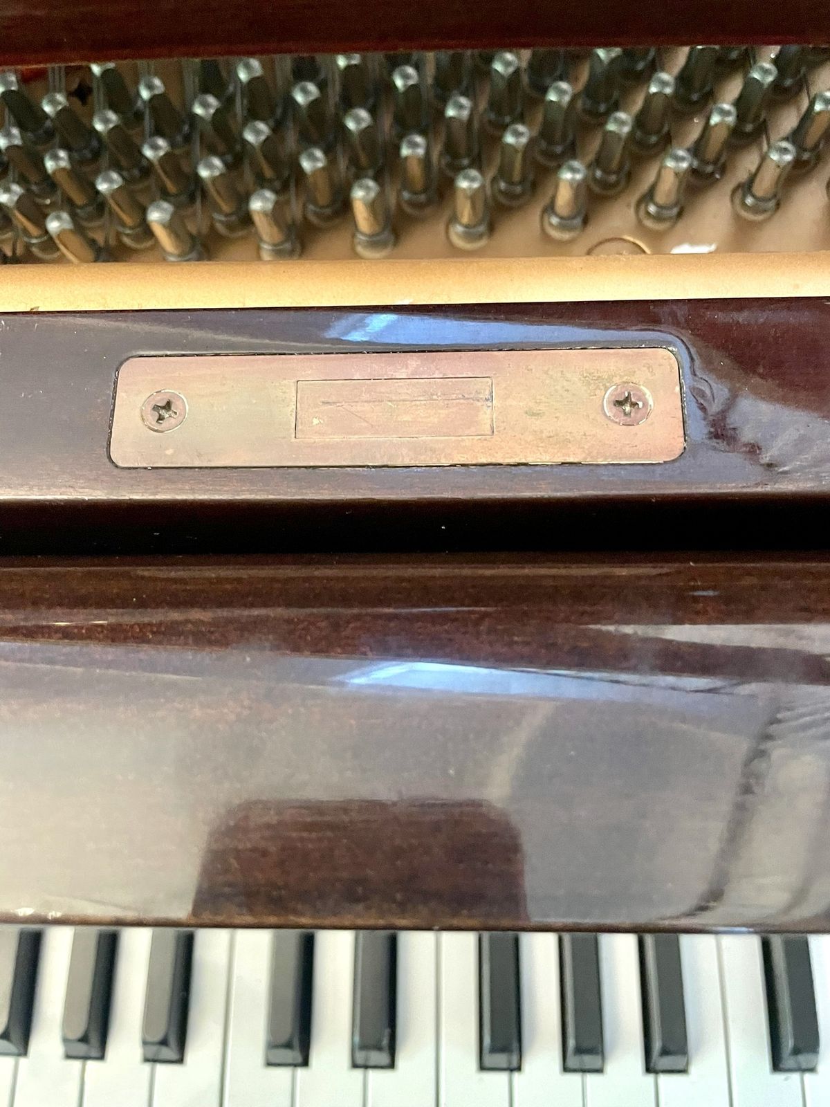 photo furniture Yamaha Baby Grand Quality Mahogany Piano Model C2