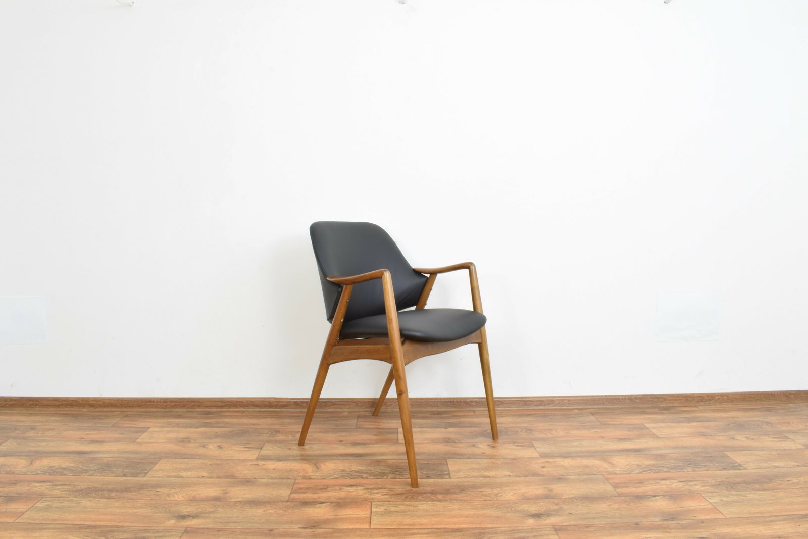 Mid Century Swedish Leather Armchairs By Alf Svensson For Dux, 1960s, Set Of 2 photo vinterior