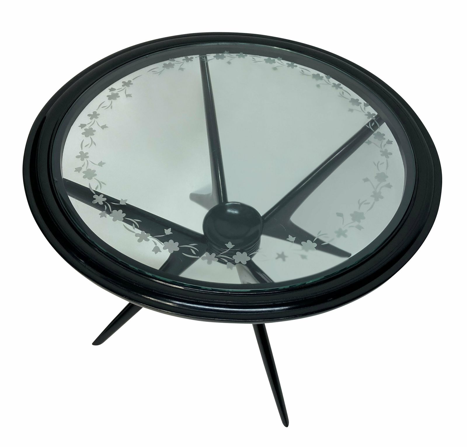 An Italian Circular Occasional Table By Cassina photo 1711.0