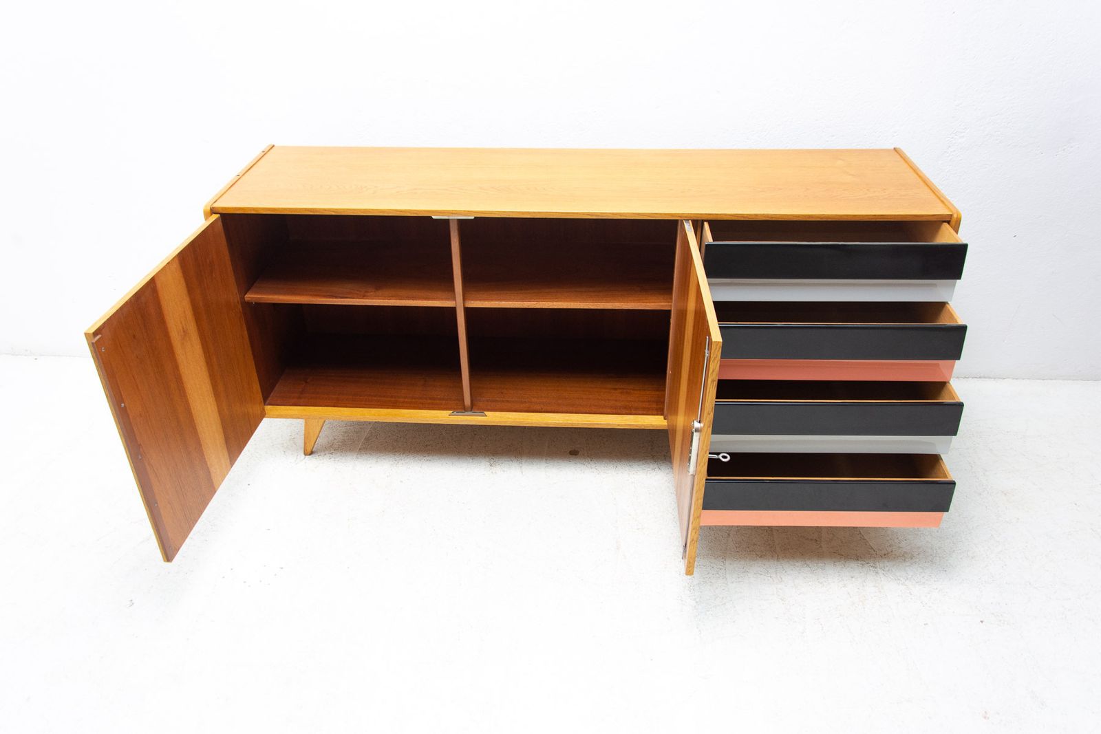 photo vinterior Mid Century U 460 Sideboard By Jiří Jiroutek For Interiér Praha