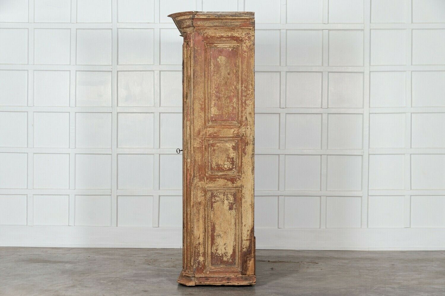 Large 18thc French Painted Pine Armoire photo vinterior